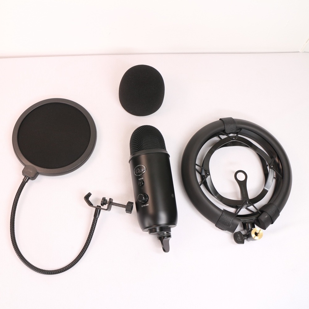 Blue Yeti A00121 888-000296 Condenser Microphone w/ Shock Mount TESTED Black USB
